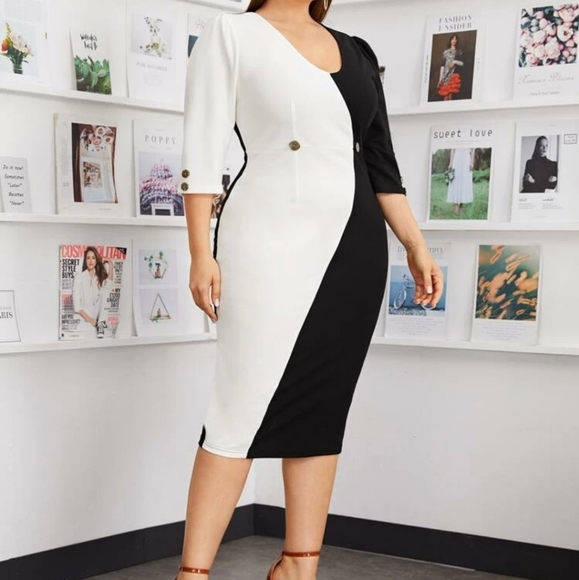 Buttoned Split Back Dress - Picture 5 of 7